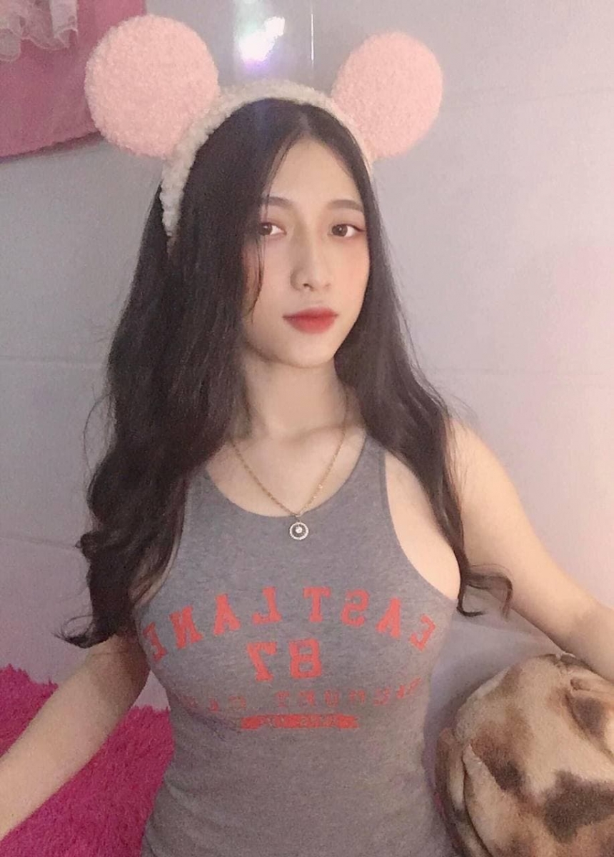 THÙY DƯƠNG – EM GÁI TRẮNG XINH, DÁNG ÔM, SIÊU MỊN
