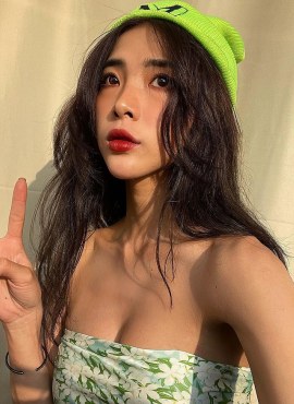 THÙY TRANG – MẶT THANH TÚ, DÁNG NGON SIÊU CĂNG