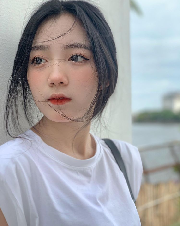 LÊ NHUNG – EM SINH VIÊN XINH ĐẸP, MƯỢT MÀ