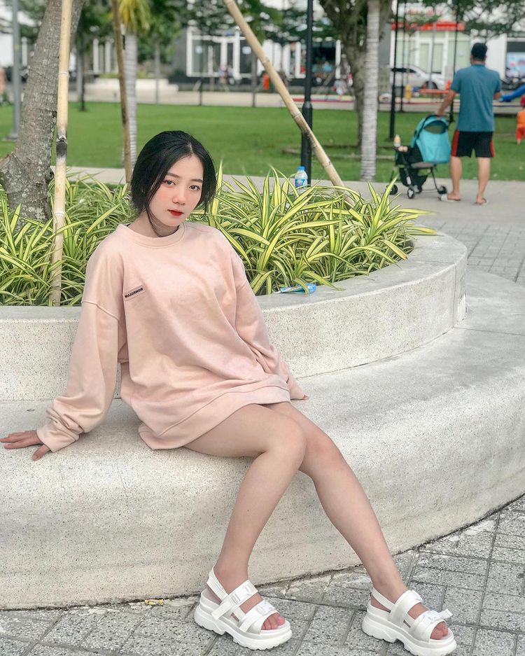 KIỀU MY – EM GÁI MỚI LỚN, PHỔNG PHAO, ĐẪY ĐÀ