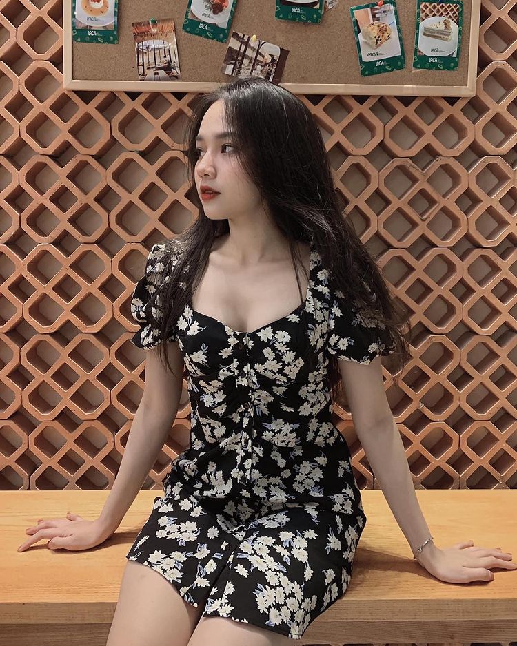 MINH THƯ – EM HOT GIRL MÌNH DÂY SANG CHẢNH