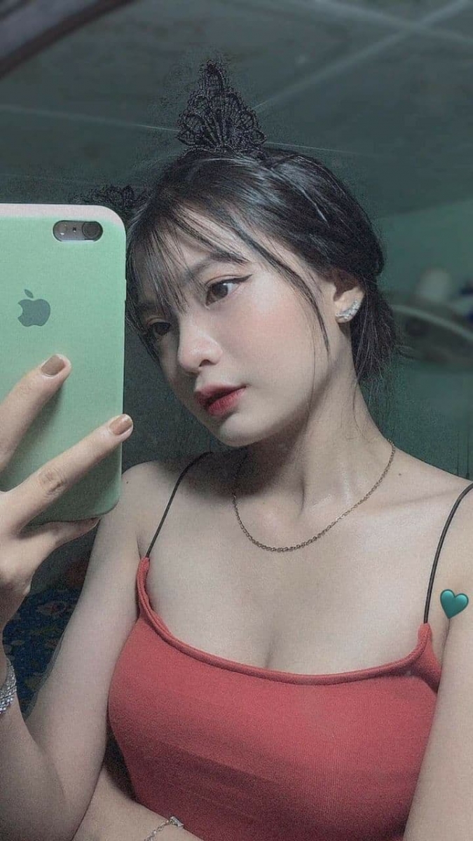 THÙY NGA – MẶT XINH, VẾU CHUẨN, DA DẺ MỊN MÀNG