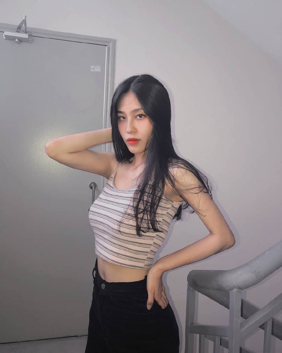 PHƯƠNG LINH – EM SINH VIÊN DỄ THƯƠNG, HẤP DẪN