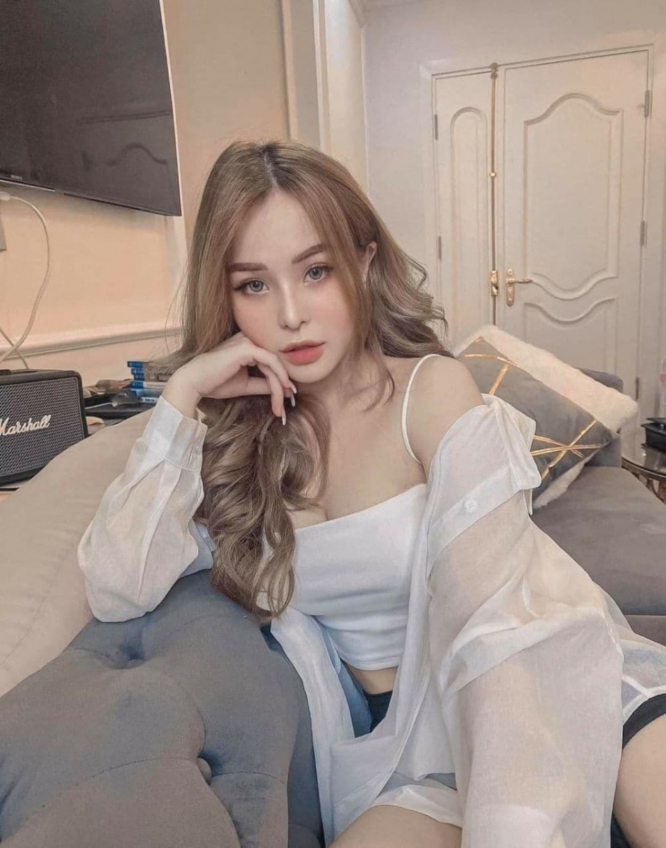 HỒNG NGA – MẶT XINH, VẾU CHUẨN, DA DẺ MỊN MÀNG