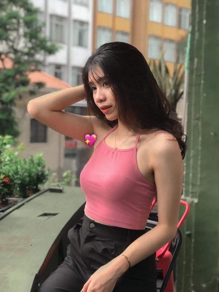 NGỌC ÁNH – EM GÁI MÌNH DÂY, EO THON GỢI CẢM
