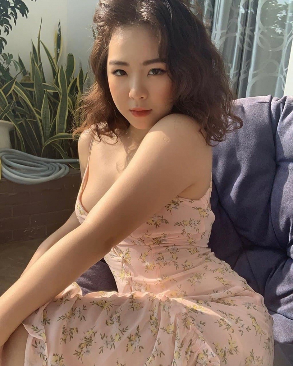 NGỌC LINH – MẶT ĐẸP, DÁNG XINH, BODY SIÊU CHUẨN