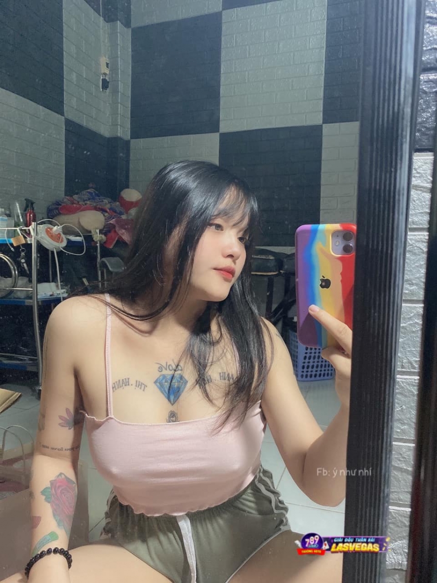 Ý NHƯ – EM GÁI CHUPPY HÀNG MÚP RỤP