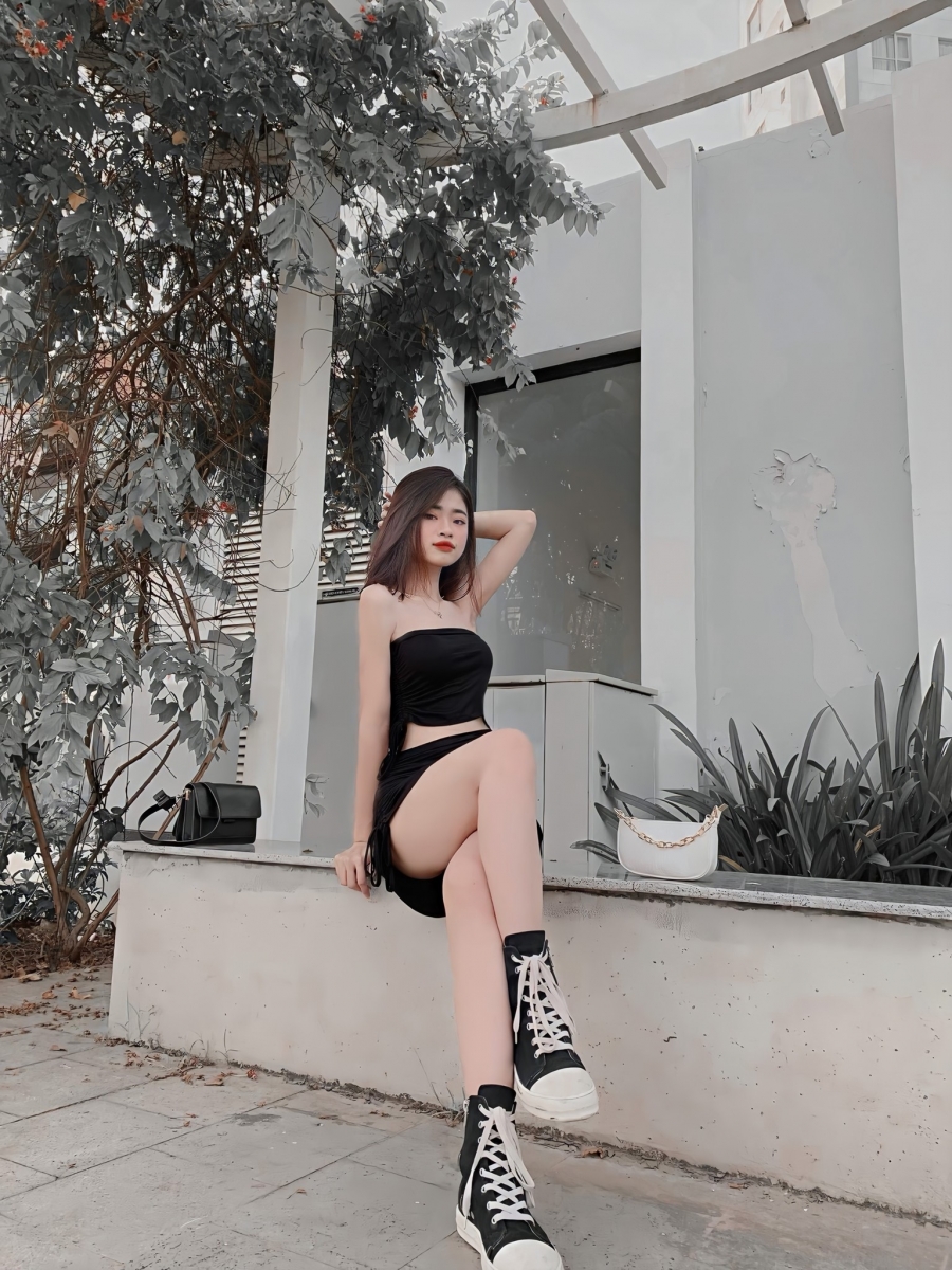PHƯƠNG LY – HOT GIRL XỨ LẠNH, MỊN MÀNG ĐẰM THẮM