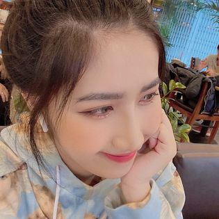 THU HOÀI – BÉ SINH VIÊN NĂM NHẤT ĐẪY ĐÀ