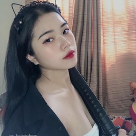 THÙY LINH – EM GÁI NGON NGHẺ, BODY QUÁ NUỘT