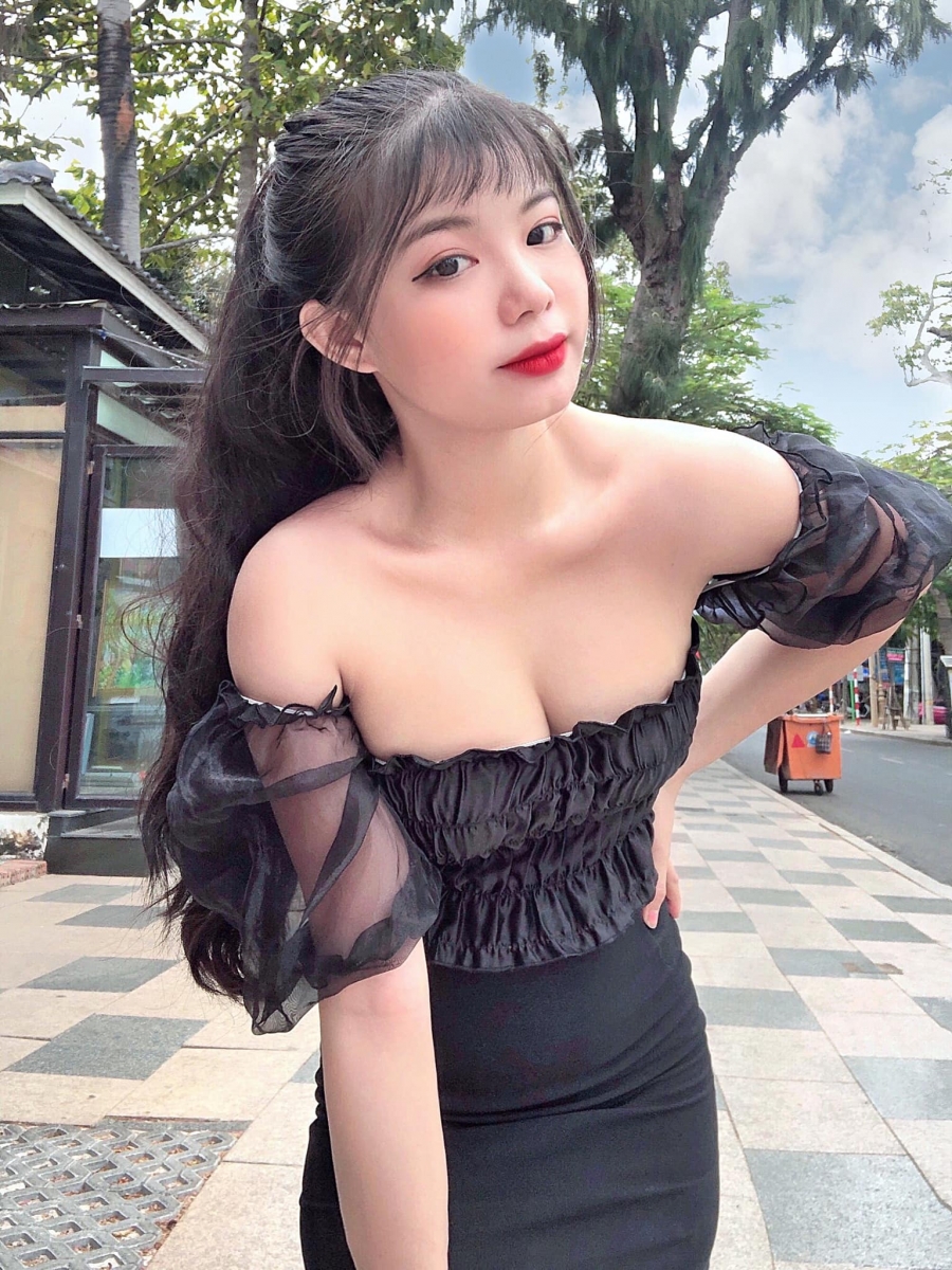 BÍCH NGỌC – EM GÁI YÊU KIỀU, DA TRẮNG MỊN MÀNG