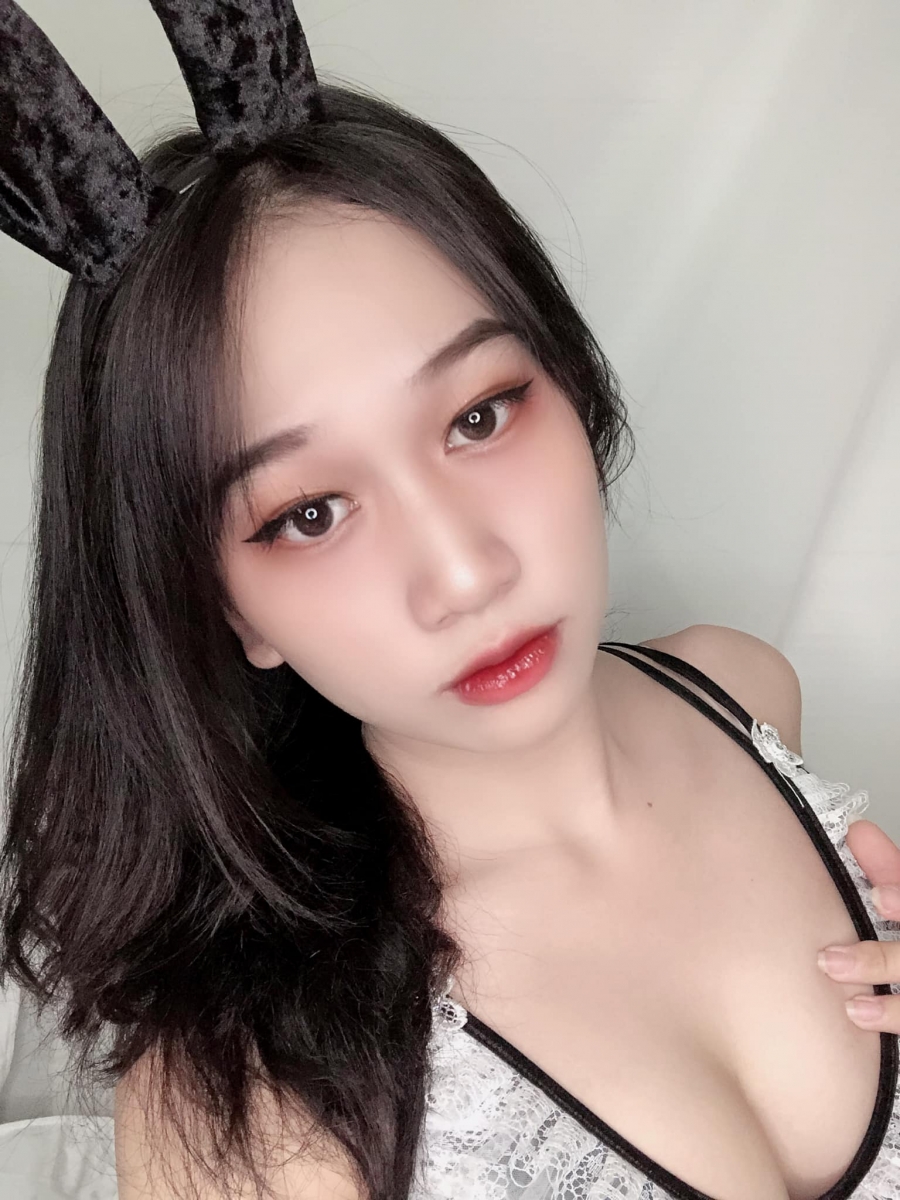 VÂN TRÂM – MẶT HÀNG HỌC SINH VIP CHUẨN CHUPPY