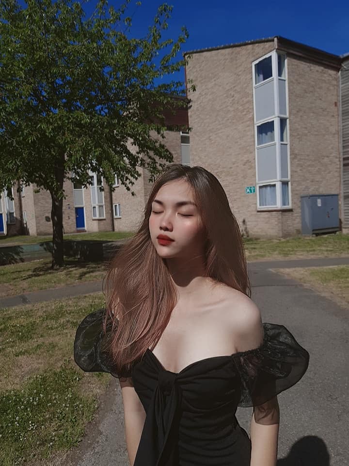 HỒNG NHUNG – EM SINH VIÊN NHẸ NHÀNG, NGON THƠM