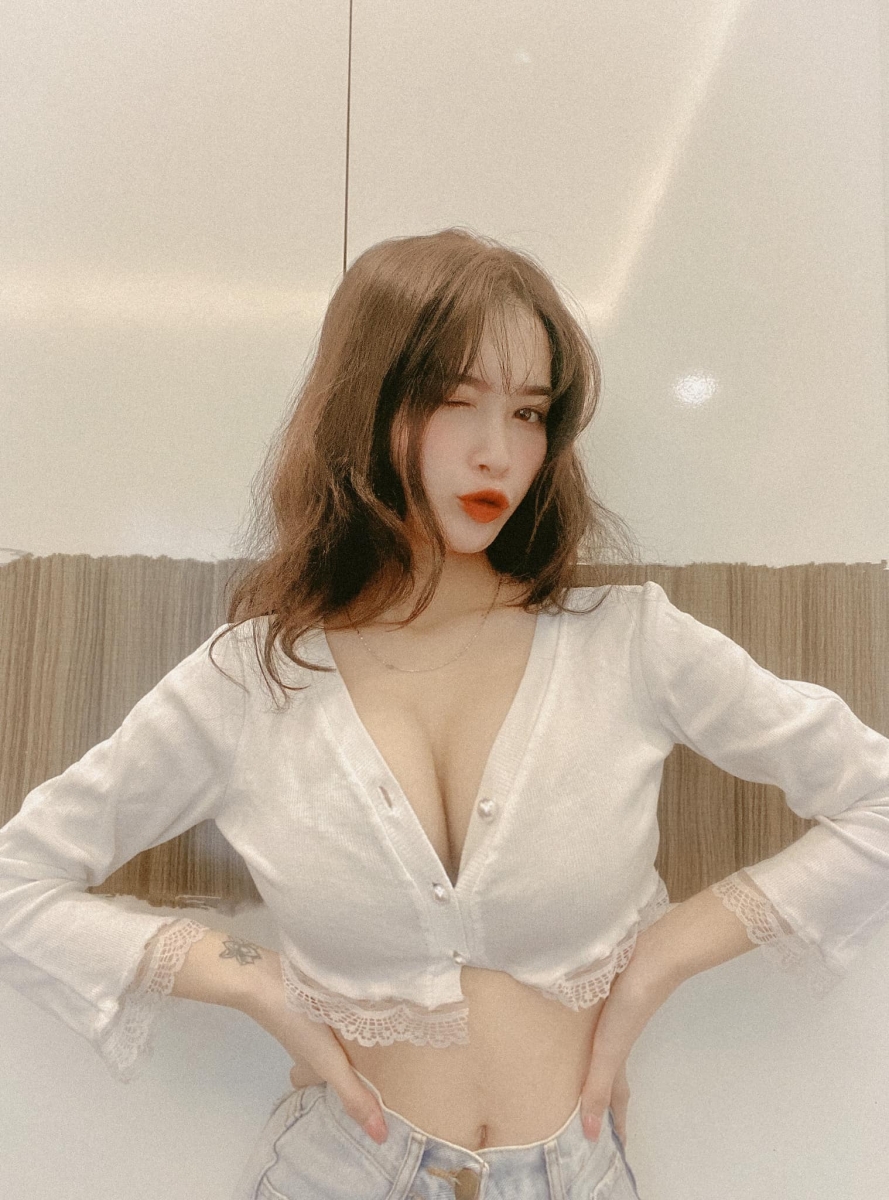 VÂN ANH – CẶP VÚ SỮA TRẮNG TRẺO, CHẤT LƯỢNG