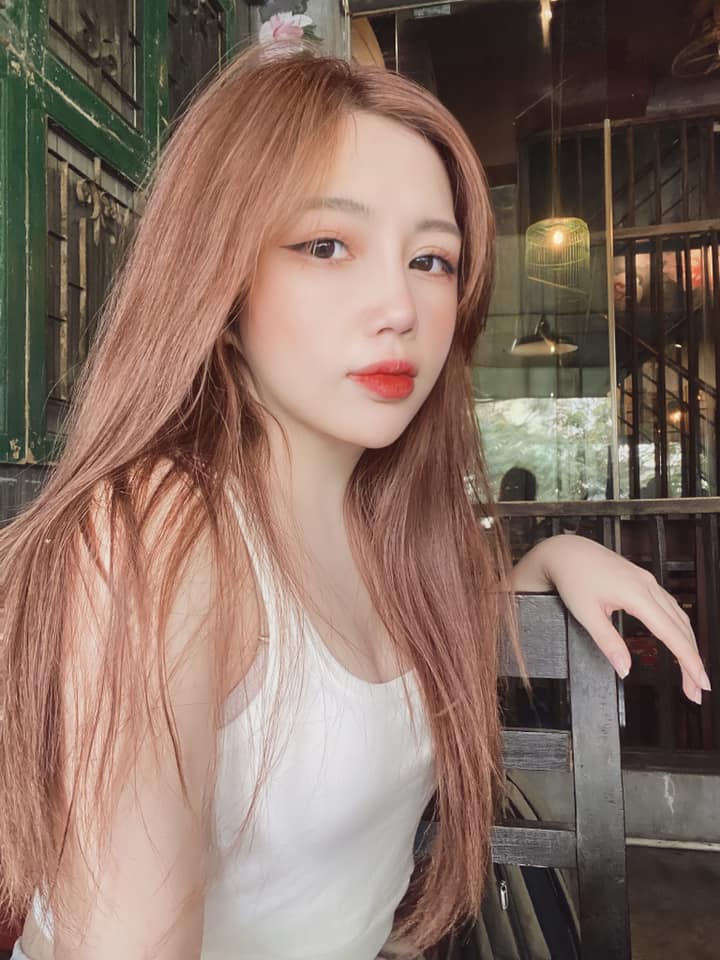THÙY LINH – EM SINH VIÊN NGOAN NGOÃN, DỄ BẢO