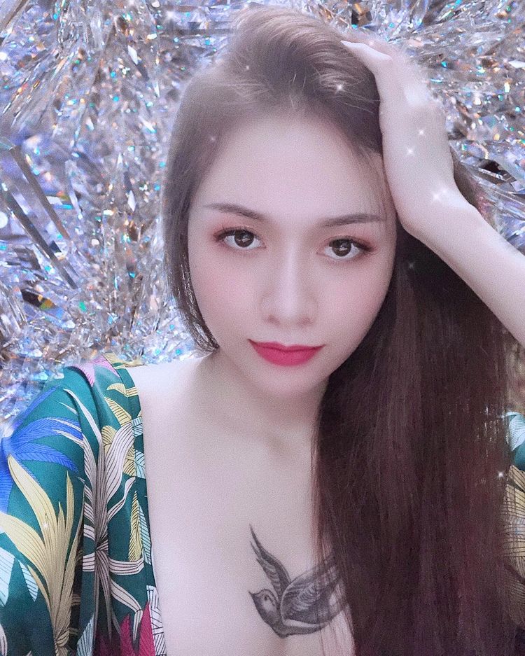 PHAN HẠNH – EM SINH VIÊN NUỘT NÀ DÁNG CHUẨN PERFECT
