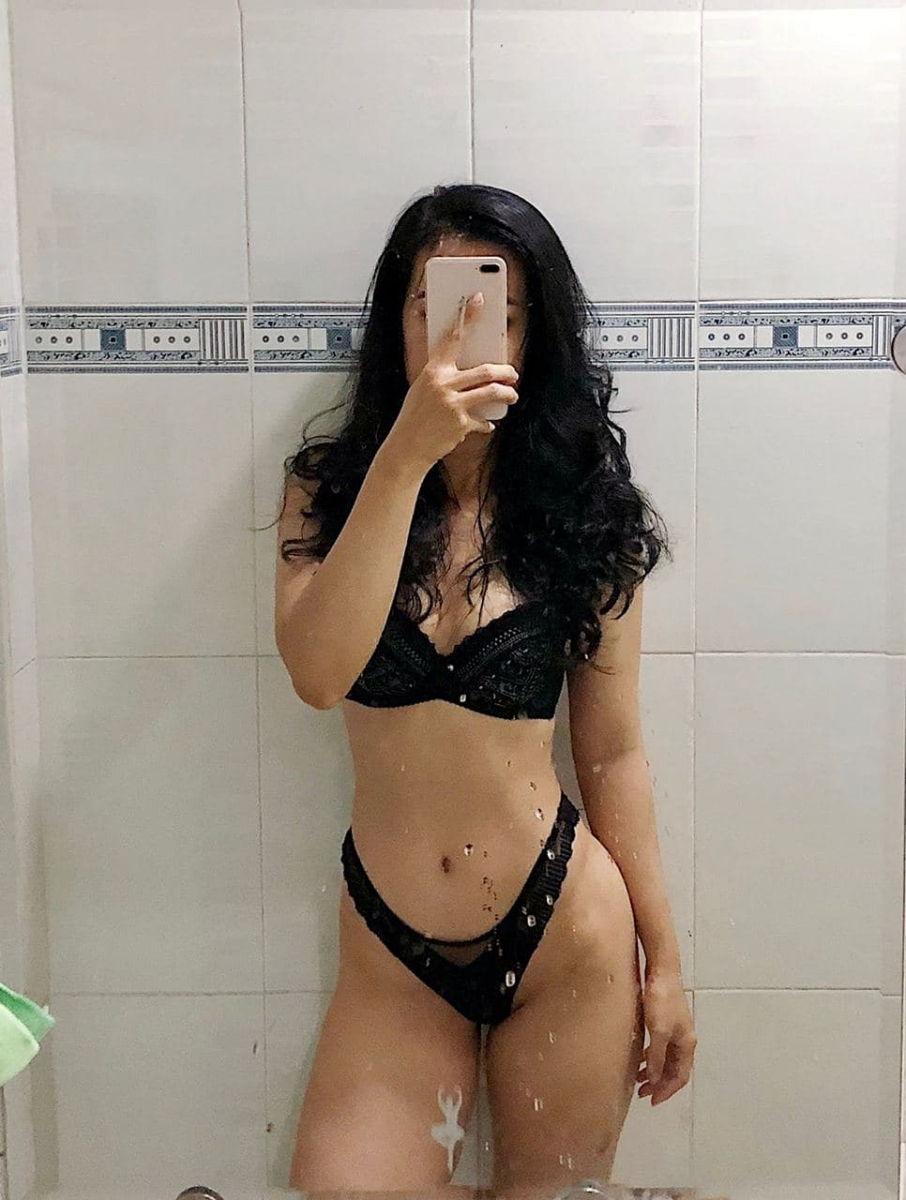 NGỌC HUYỀN – EM GÁI GẦM CAO MÔNG TO PHÊ LÒI