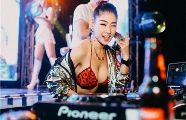 [CÓ LINK] Clip nóng Dj Oxy khoe trọn vòng 1 đầy đặn quyến rũ không che