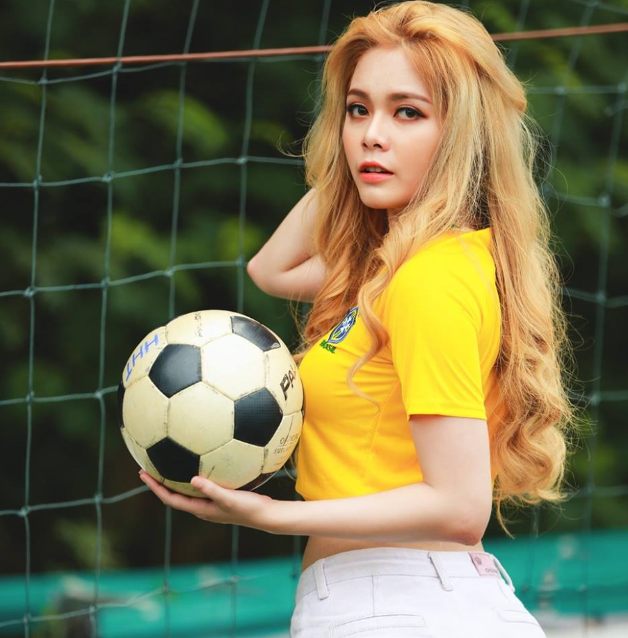 Cao Diệp Anh tham gia nóng cùng world cup