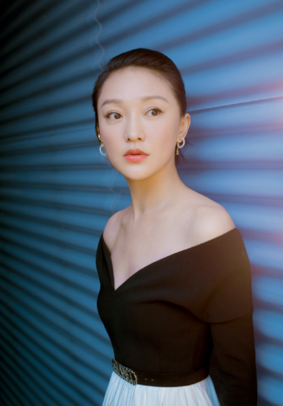 Nhan sắc đỉnh cao của Châu Tấn