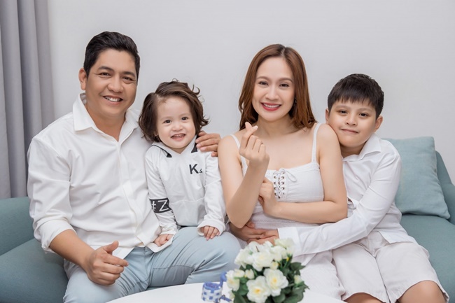đức thịnh và bà xã