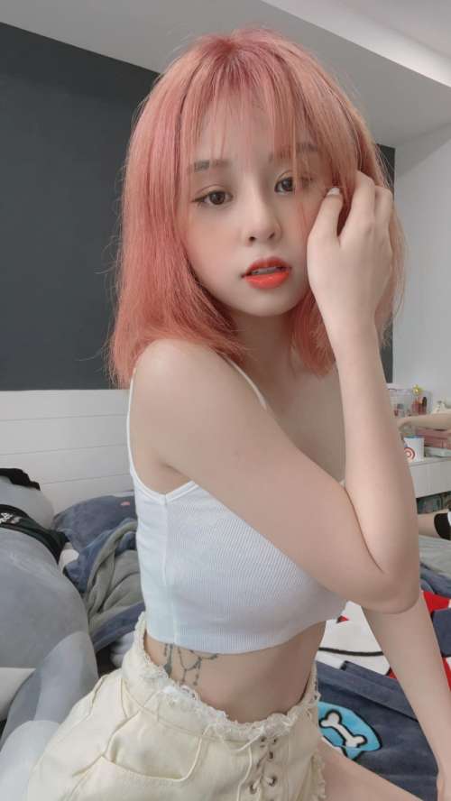 Ngọc Éng gương mặt baby