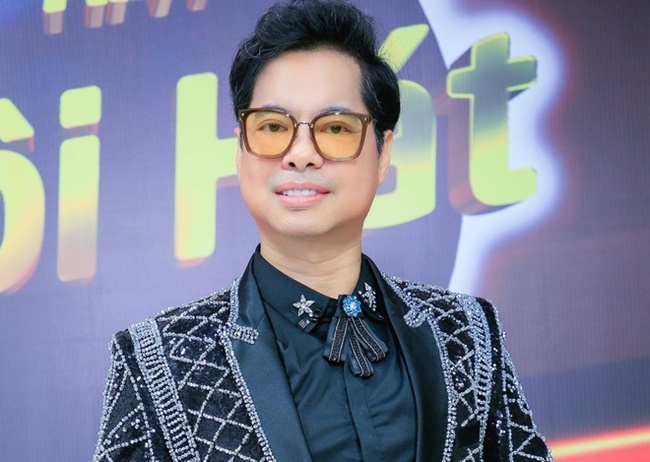Ca sĩ Ngọc Sơn thời gian trên sân khấu