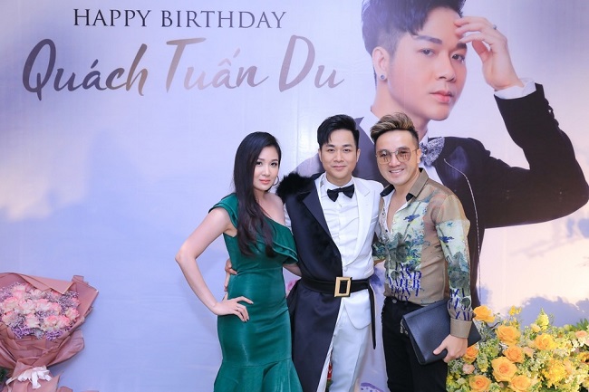 Quách Tuấn Du diễn lố trên livestrem