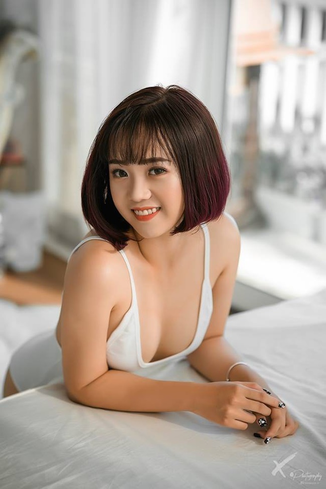 Tuổi thơ khá cơ cực của cô