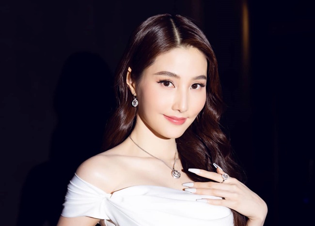 diễm my 9x diễn xuất lúc nhỏ