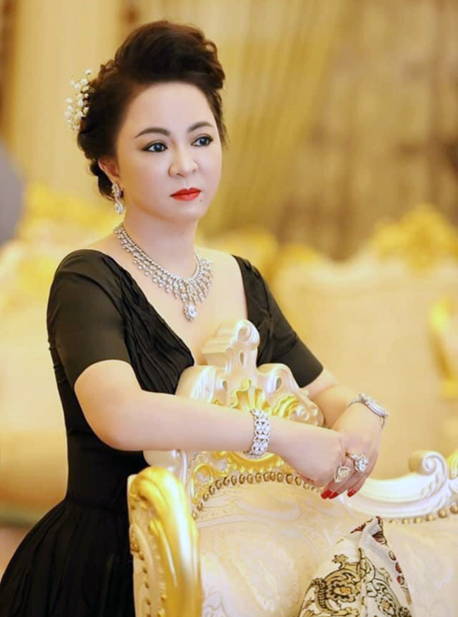 Bà Nguyễn Phương Hằng