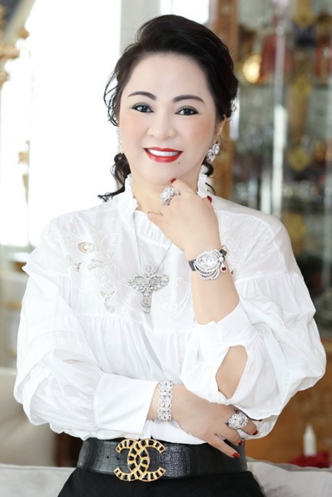 Nguyễn Phương Hằng