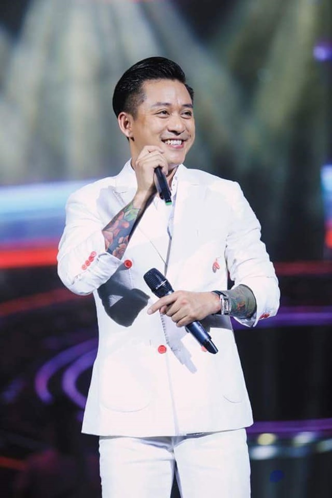 Tuấn Hưng và gia đình