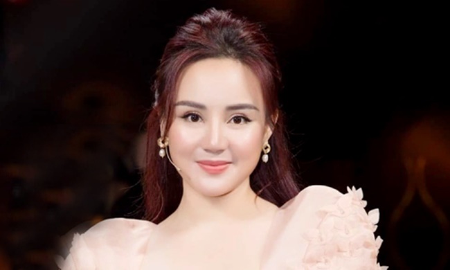 Vy Oanh bị hack FB