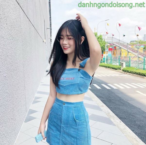 Top ảnh gái xinh đeo mắt kính dễ thương