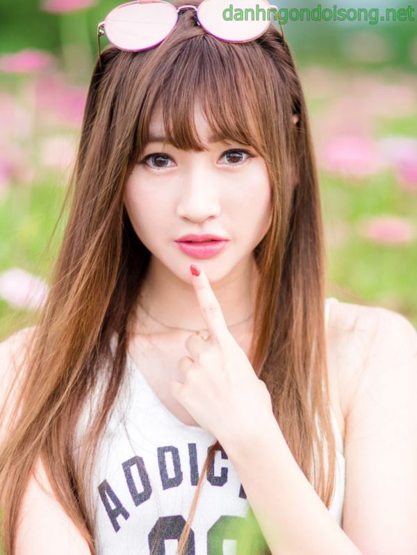 Top ảnh gái xinh đeo mắt kính dễ thương