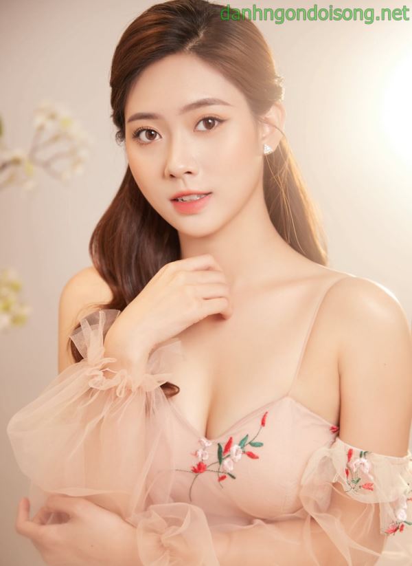 Top ảnh gái xinh đeo mắt kính dễ thương