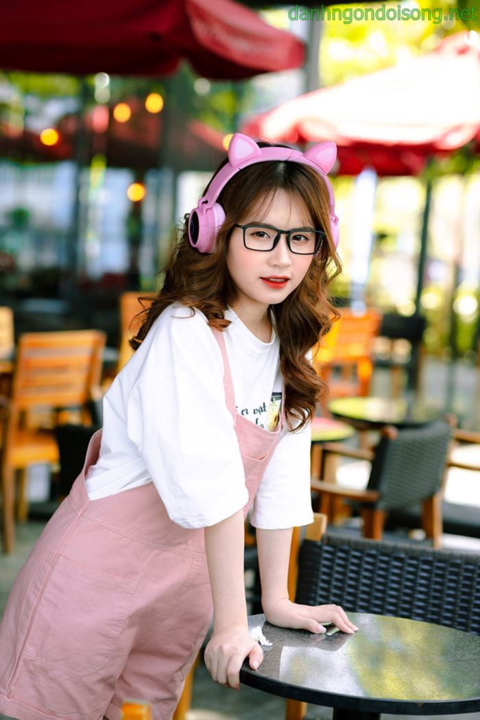 Top ảnh gái xinh đeo mắt kính dễ thương