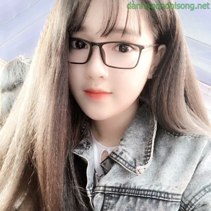 Top ảnh gái xinh đeo mắt kính dễ thương