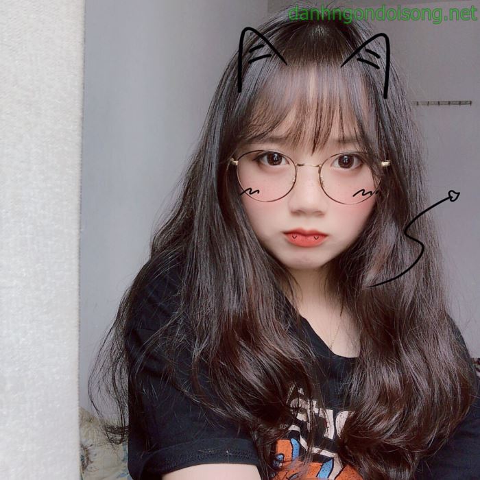 Top ảnh gái xinh đeo mắt kính dễ thương