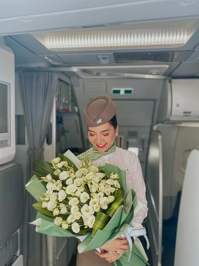 clip nóng nữ tiếp viên Bamboo Airways 8