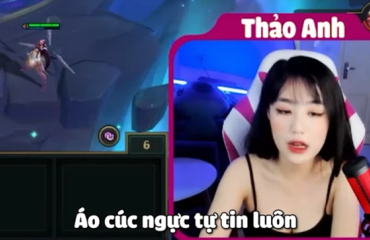 [CÓ CLIP] Nữ streamer khoe vùng nhạy cảm trên livestream