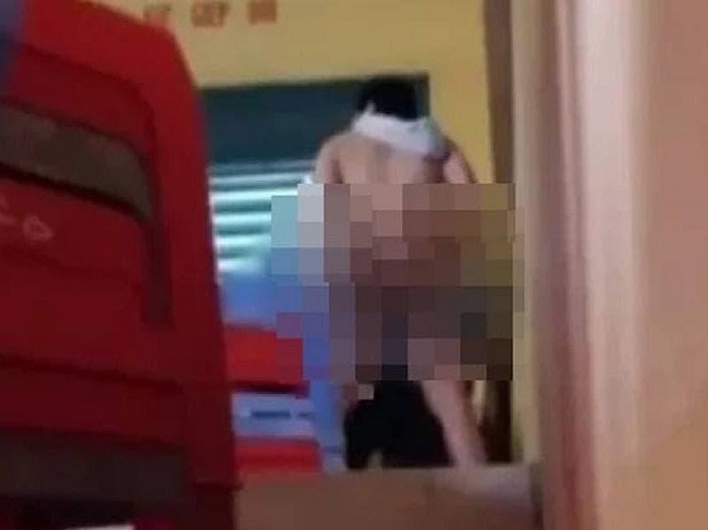 lộ clip hai nhân vật nam mây mưa trong lớp học 2